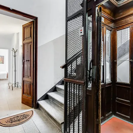 Casa Di Zio Colosseo روما